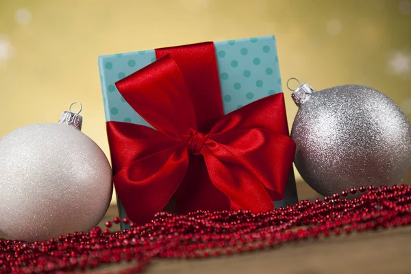 Cajas de regalo con cinta roja — Foto de Stock