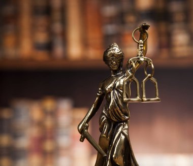 Adalet antika heykeli