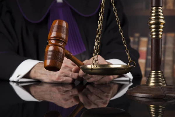 Male judge in courtroom — Stock Photo, Image