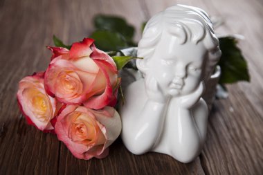 Melek çiçekler ile. Kavramı