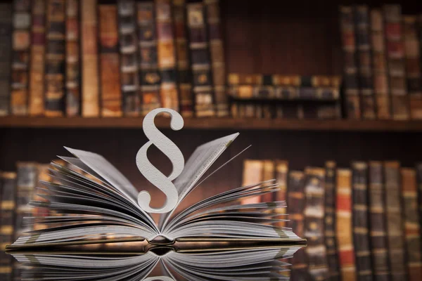 Paragraph and Law books — Stock Photo, Image