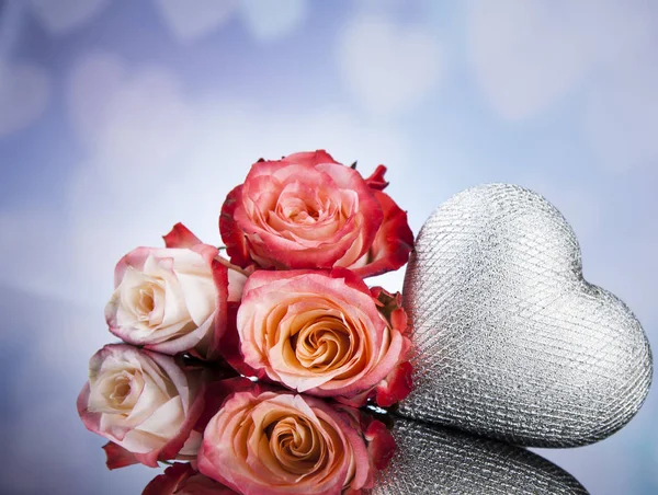 Cuore e rose. San Valentino — Foto Stock