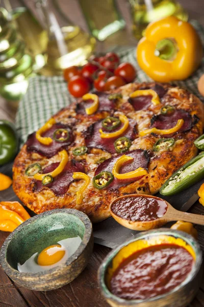 Φρέσκο ιταλική πίτσα — Φωτογραφία Αρχείου