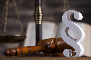 Paragraf, hukuk Tema, hakimin tokmak 