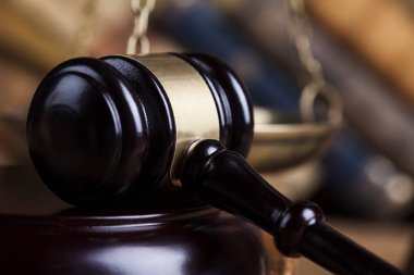 Hukuk teması, hakimin tokmağı.