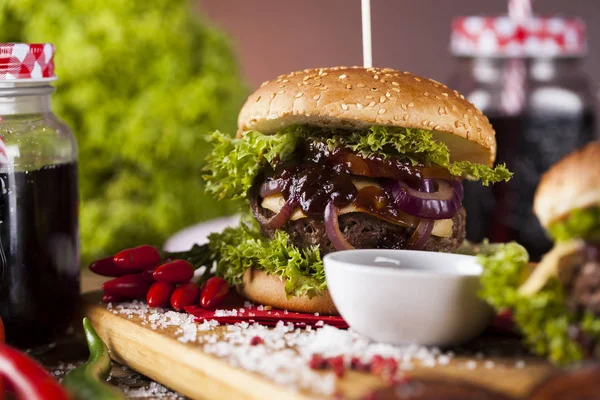 Primer plano de hamburguesa fresca —  Fotos de Stock