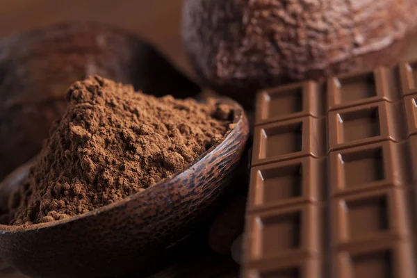 Ароматическое какао и шоколад — стоковое фото