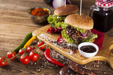 ev yapımı hamburger  
