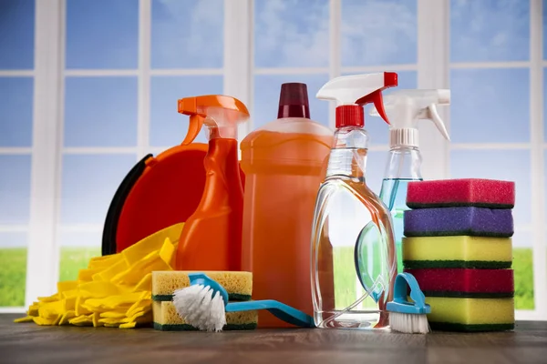 Diferentes suministros de limpieza — Foto de Stock