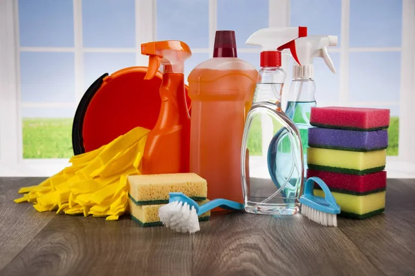 Gruppo di attrezzature per la pulizia assortite — Foto Stock