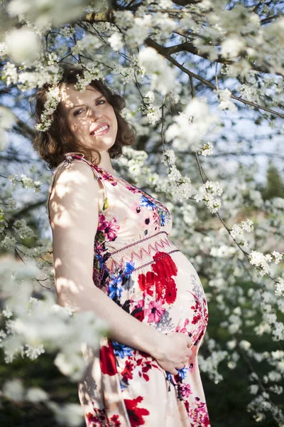 Güzel hamile kadın.