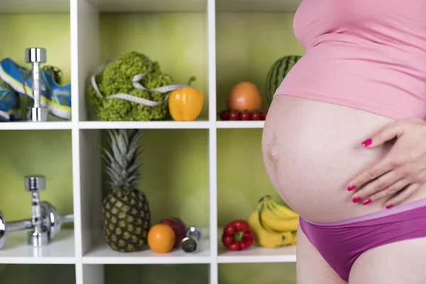 Υγιεινά τρόφιμα για το μωρό, έννοια της εγκυμοσύνης — Φωτογραφία Αρχείου