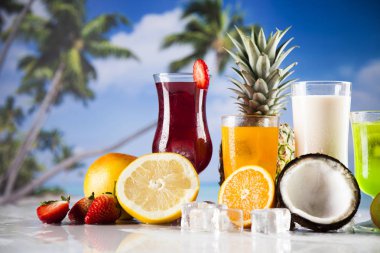 Çeşitli soğuk içecekler 