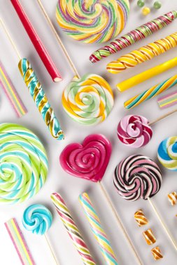 Şekerler çeşitli renk 