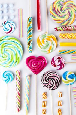 Şekerler çeşitli renk 