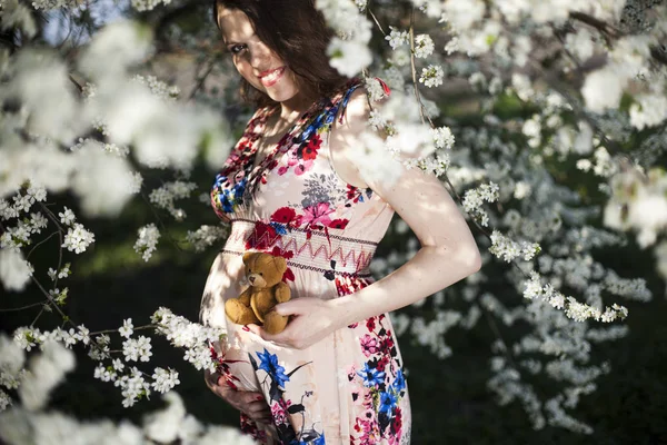 Güzel hamile kadın.