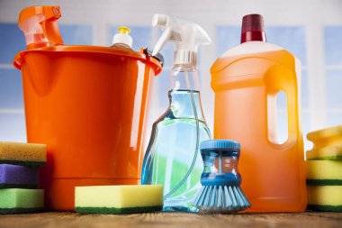 çeşitli temizlik ürünleri