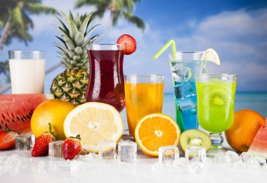 Çeşitli soğuk içecekler 