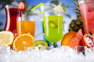 Çeşitli soğuk içecekler 