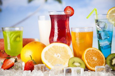 Çeşitli soğuk içecekler 