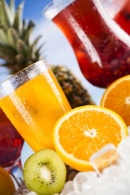 Çeşitli soğuk içecekler 