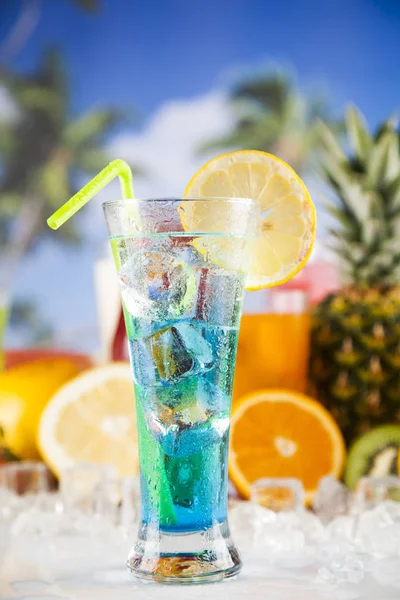 Çeşitli soğuk içecekler 