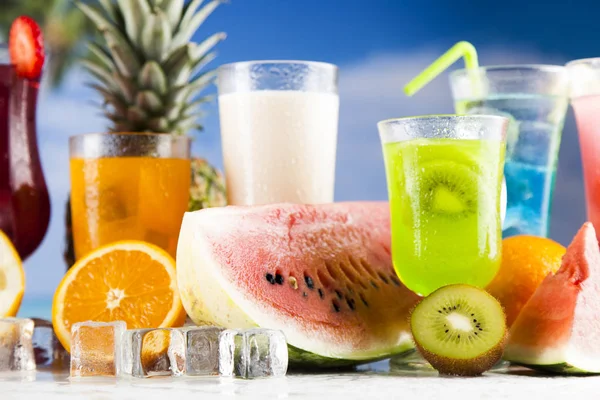 Çeşitli soğuk içecekler 