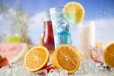 Çeşitli soğuk içecekler 