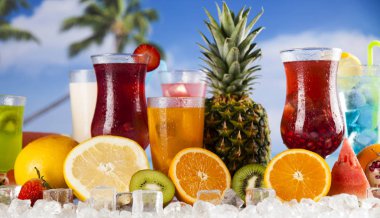 Çeşitli soğuk içecekler 