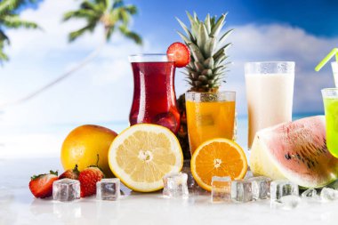 Çeşitli soğuk içecekler 