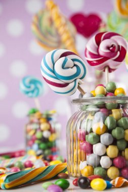 Farklı renkli tatlılar  