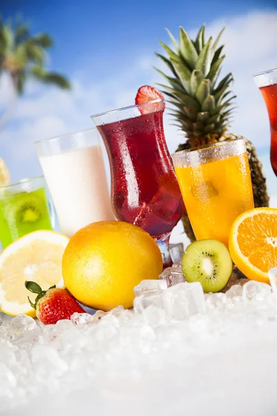 Çeşitli soğuk içecekler 