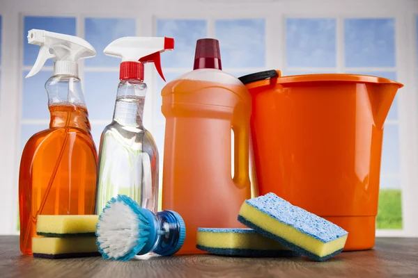 çeşitli temizlik ürünleri