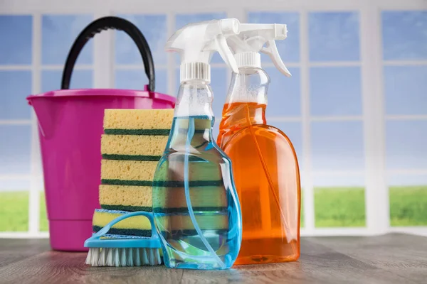 çeşitli temizlik ürünleri