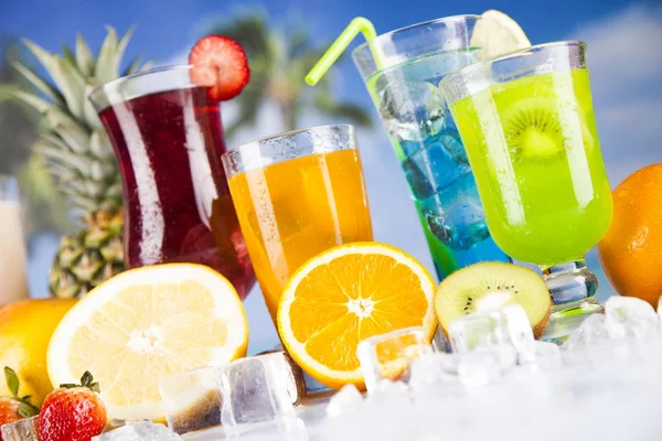 Çeşitli soğuk içecekler 