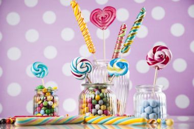 Şekerler çeşitli renk 