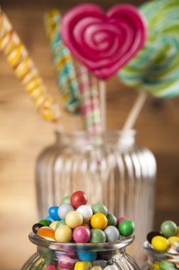 Farklı renkli tatlılar  