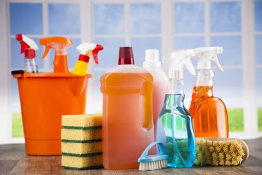 çeşitli temizlik ürünleri