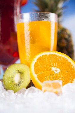 Çeşitli soğuk içecekler 