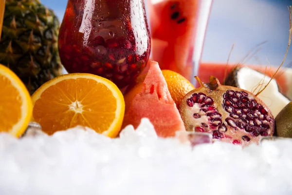 Çeşitli soğuk içecekler 