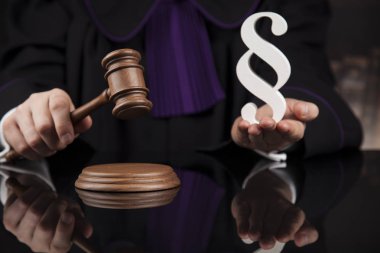 Adalet ve hukuk kavramı