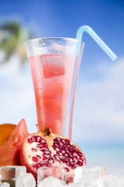 Çeşitli soğuk içecekler 