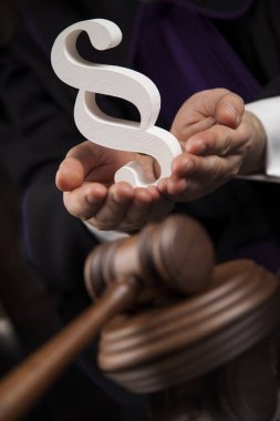 Adalet ve hukuk kavramı