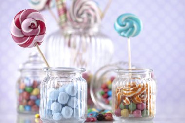 Şekerler çeşitli renk 