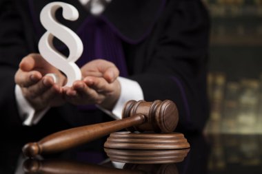  yargı ve hukuk Tema