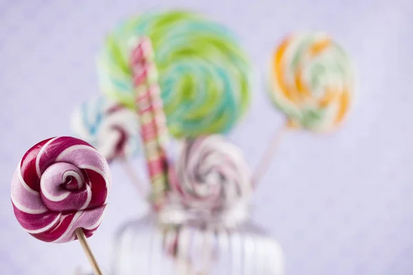 Bunte Bonbons im Glas — Stockfoto