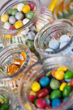 Şekerler çeşitli renk 