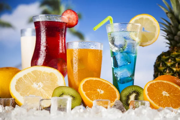 Çeşitli soğuk içecekler 