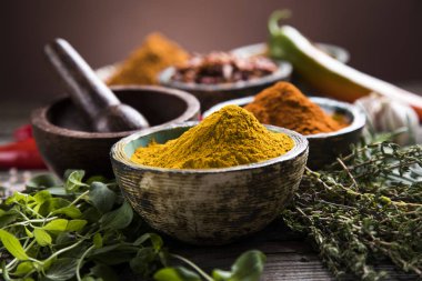 Bir seçim çeşitli renkli baharat     