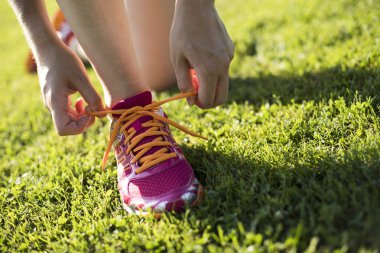 Koşan fitness kadını